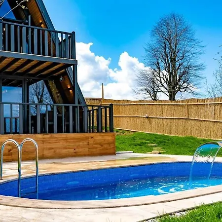 Twinbirds Villa *