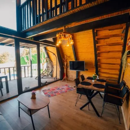 Twinbirds Villa *